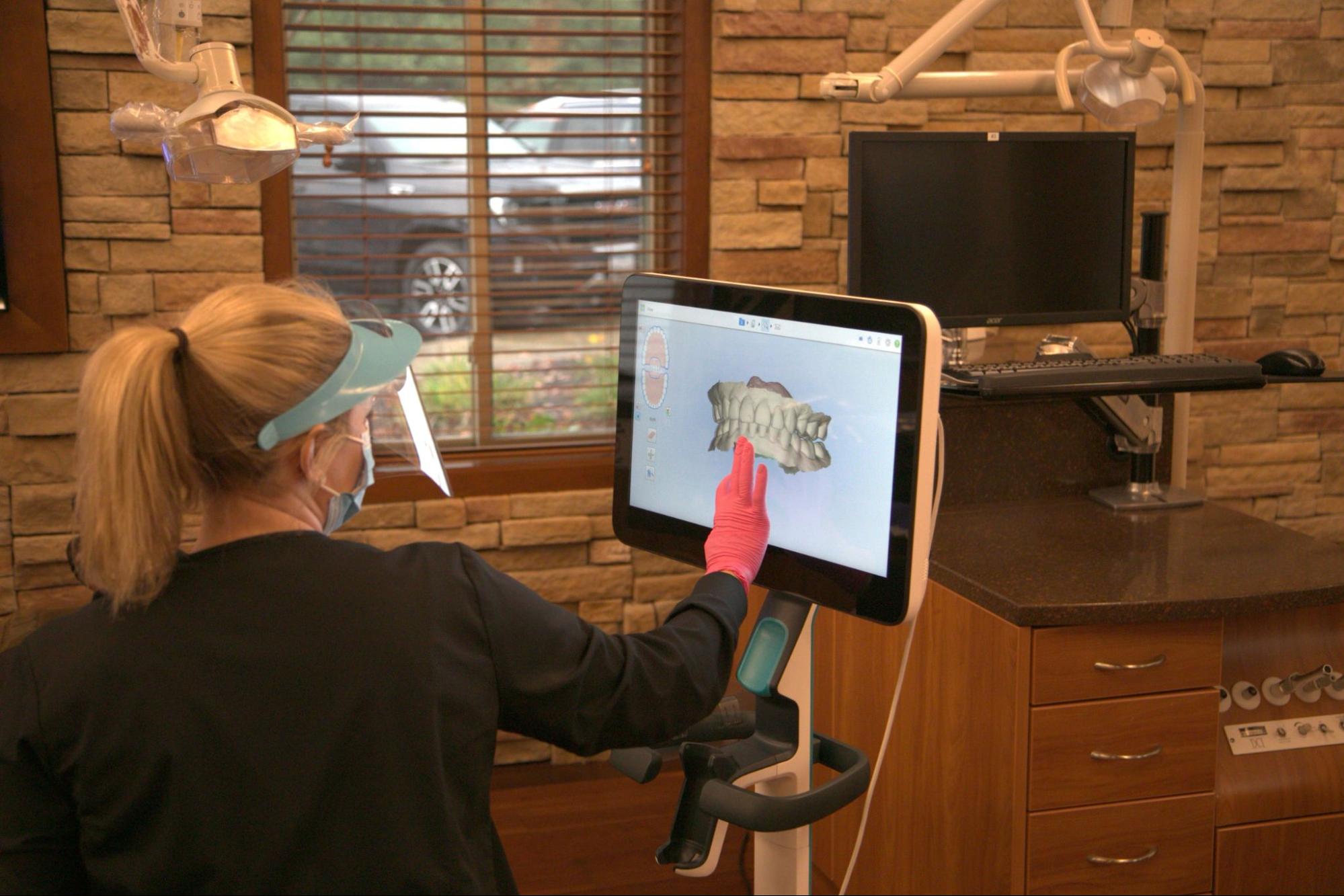 When to Book Your First Orthodontic Appointment